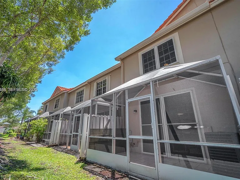 800 Sorrento Dr #2 — Photo 38