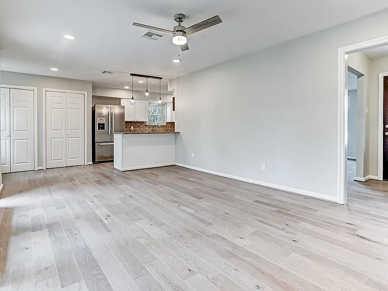 12318 Atwell Dr — Photo 2