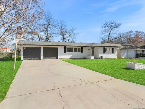 307 Delany St, Seguin, TX 78155