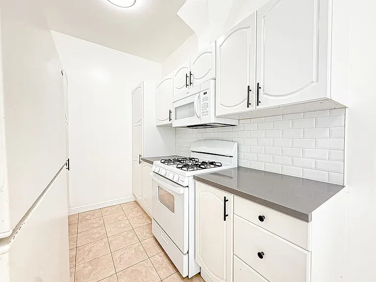 229 S Tower Dr #C — Photo 8