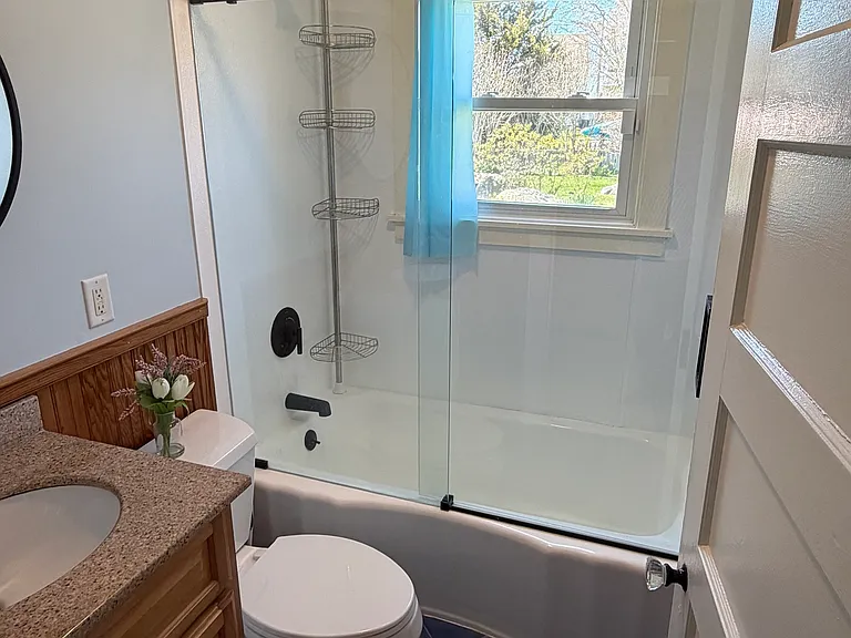 40 Ashworth Ave — Photo 11