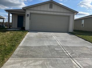20245 W 194th St, Spring Hill, KS 66083