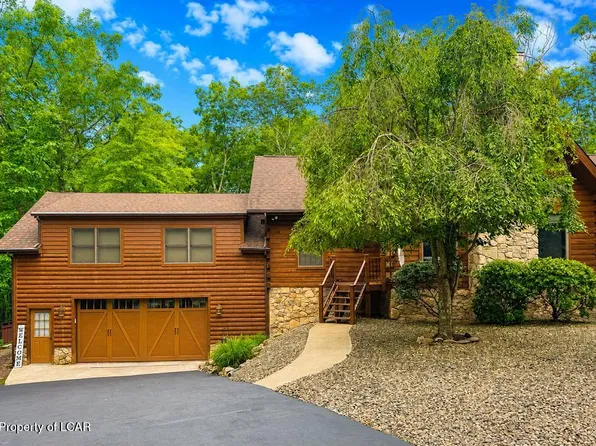 2034 Wichita Ln, Hazleton, PA 18202