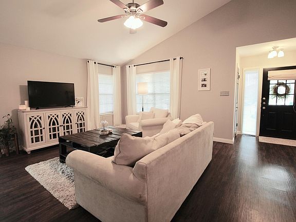 5th image of 1920 White Oak Cir