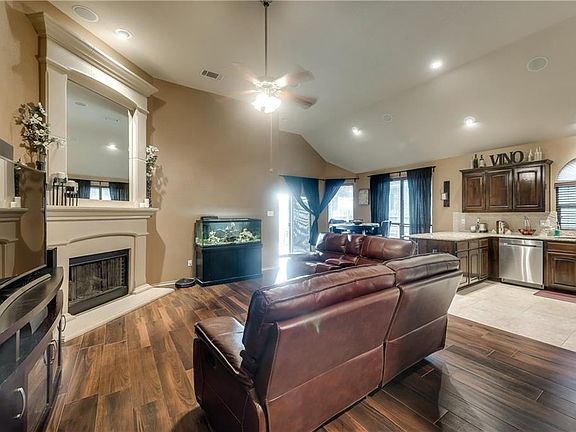 4th image of 2305 Half Moon Bay Ln