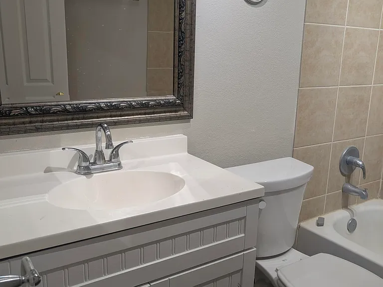 820 W University Dr #19 — Photo 3