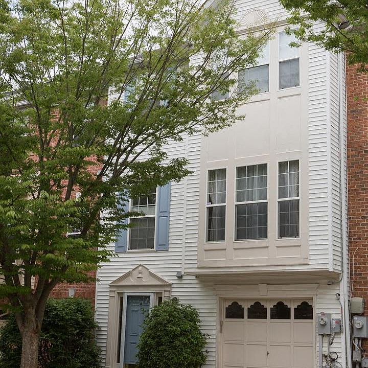 1st image of 8129 Mallard Shore Dr