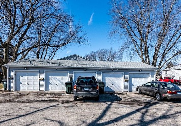 3rd image of 1402 S Glen Cir APT E