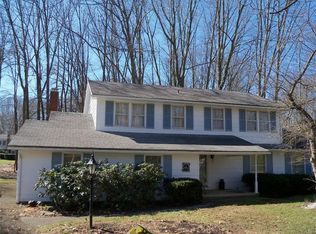 405 Leawood Dr, New Castle, PA 16105