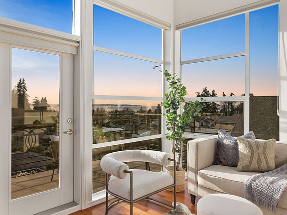 2nd image of 654 5th Ave S Unit 402