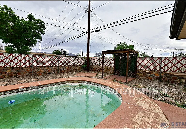 10565 Murphy St — Photo 39