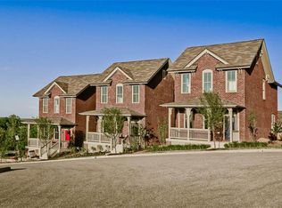 1860 N Meridian Dr, Fayetteville, AR 72701