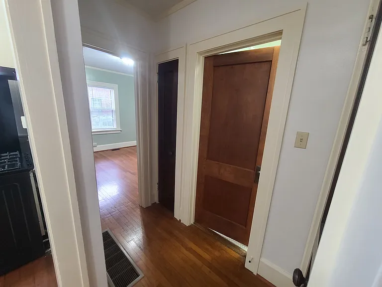4814 Woodland Ave — Photo 9