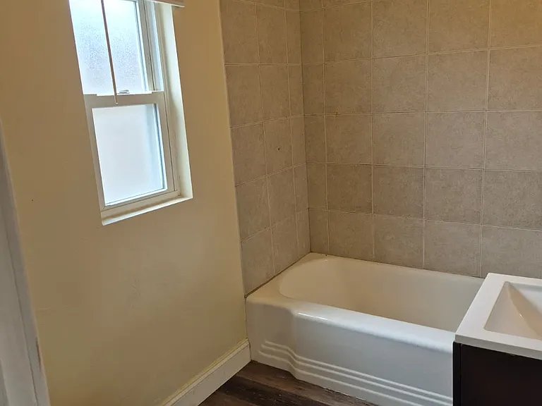 412 Ford St — Photo 7