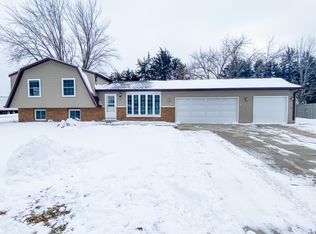 304 Birch Ave, Waverly, IA 50677