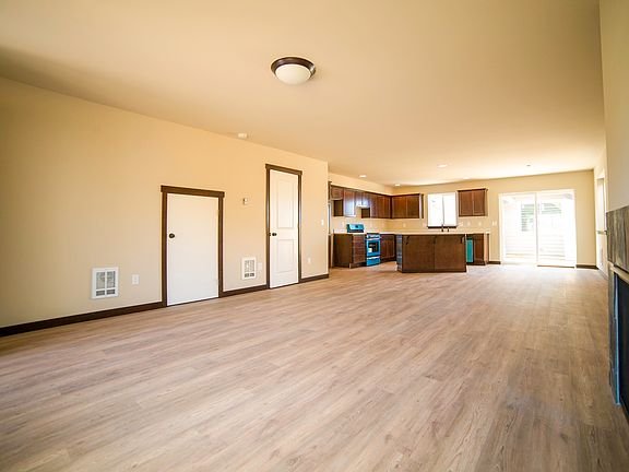 4th image of 2620 Grand Ave Unit B