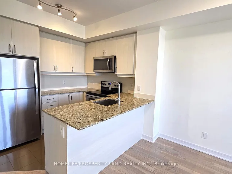 9205 Yonge St #617 — Photo 3