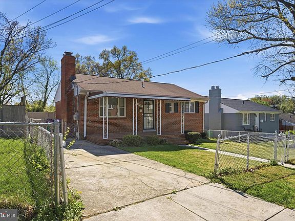 3rd image of 6929 Decatur Pl