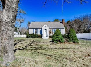 35 Park St, Mattapoisett, MA 02739