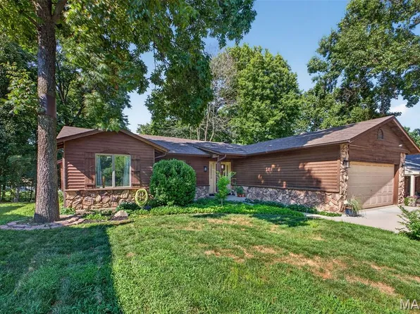 854 Meadowview Ln, Columbia, IL 62236