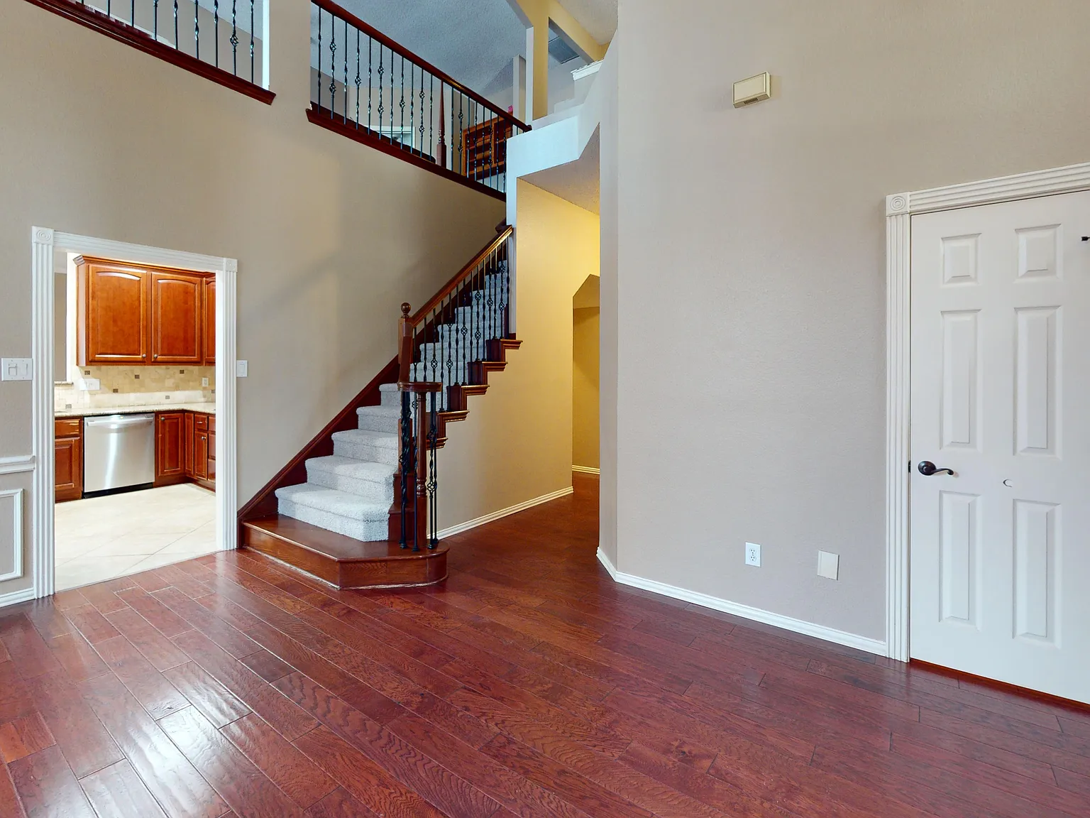 4 bed, 3.5 bath, 3028 sqft, $2,990 — Photo 4
