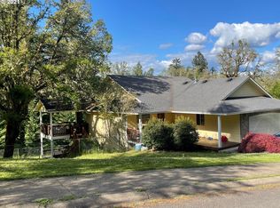 430 Holly Ave, Cottage Grove, OR 97424