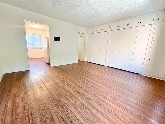 2nd image of 342 Temple Ave APT 3