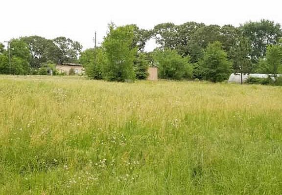 2nd image of 2200 Lakeshore Dr