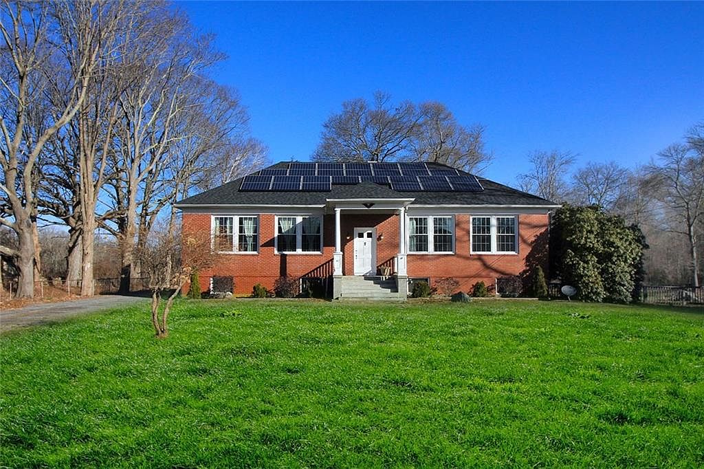 42 Barton Ave, Warren, RI 02885 Zillow