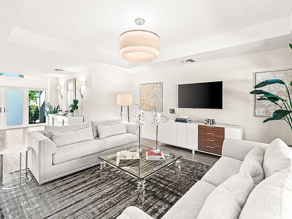 2nd image of 2367 Queen Palm Rd