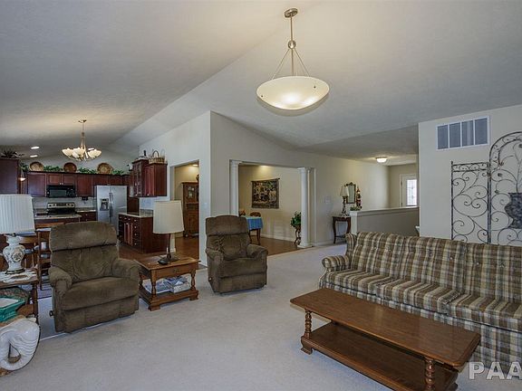 4th image of 8522 N Glenbrooke Ct