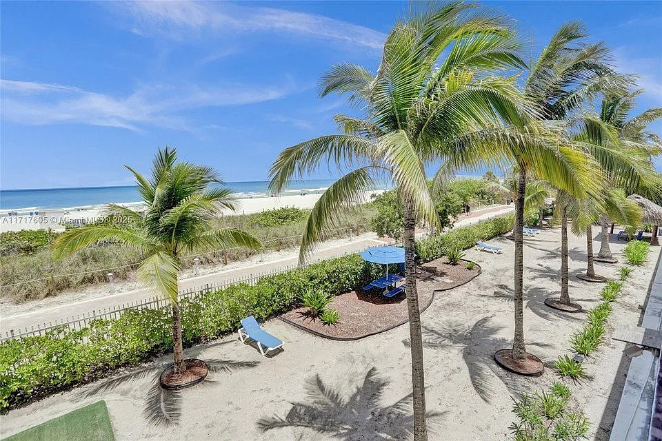 Building Photo - 2642 Collins Ave #COPAMAR