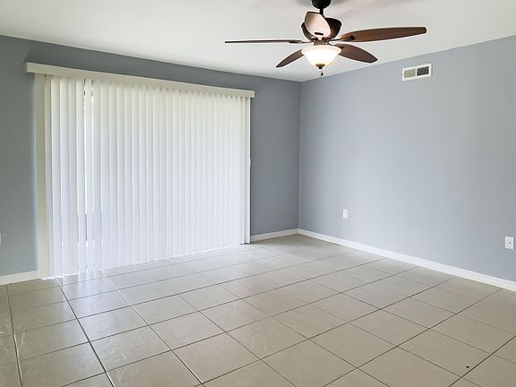 4th image of 2708 Hidden Lake Blvd Unit B
