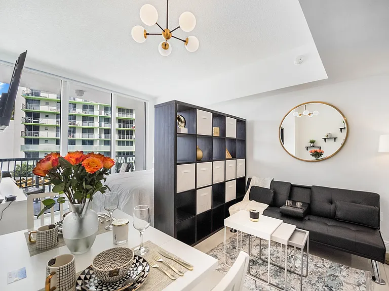1750 N Bayshore Dr #1219 — Photo 1