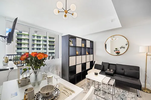 1750 N Bayshore Dr #1219 Photo 1