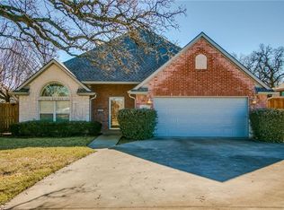 3832 W Pioneer Dr, Irving, TX 75061