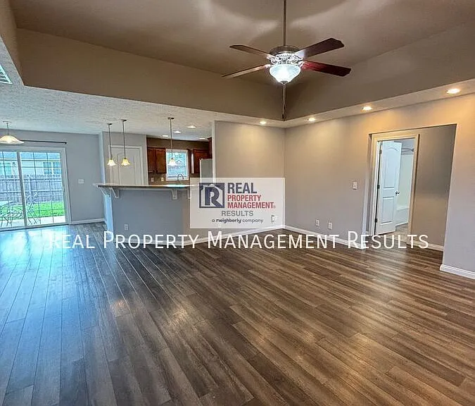 4789 Imperial Dr — Photo 2