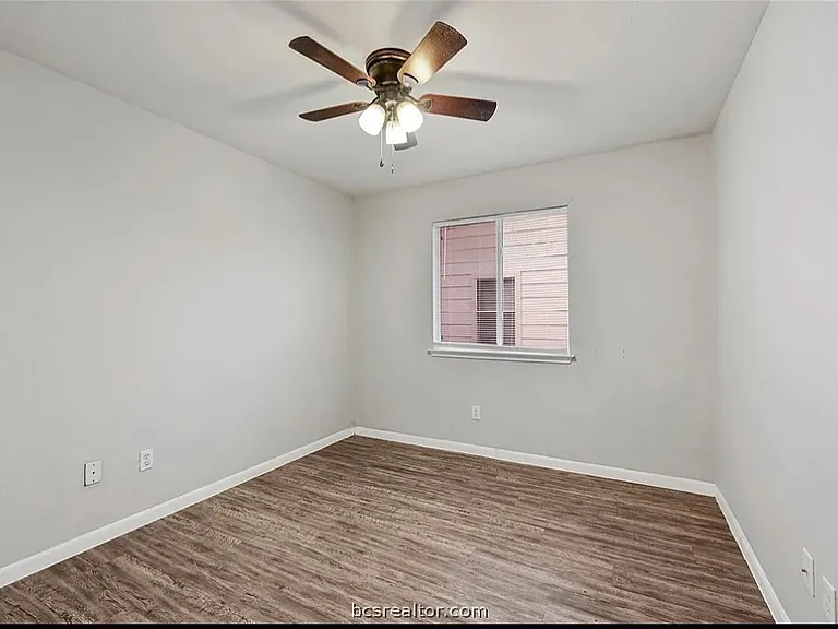 4318 Spring Garden Dr — Photo 3