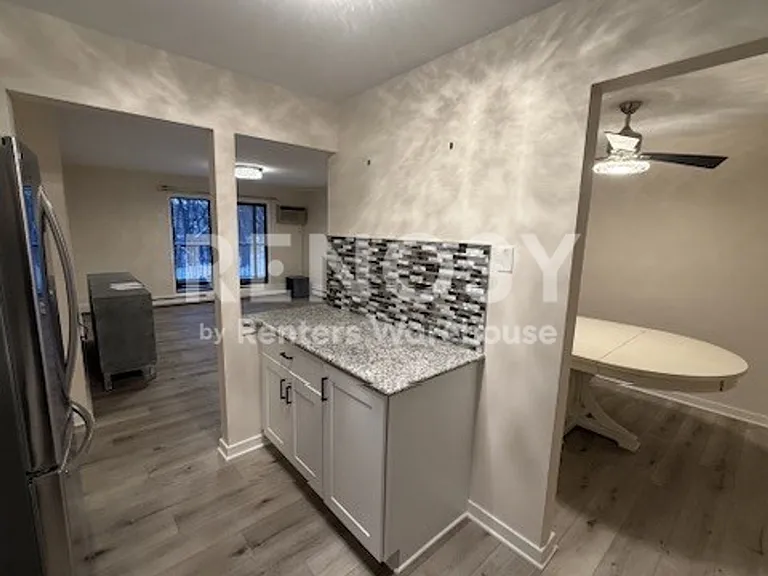 5607 Green Circle Dr #200 — Photo 17