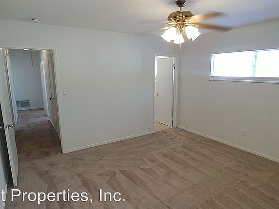 2nd image of 810 Mary Ct