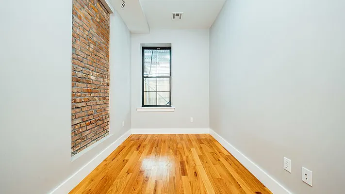 Rented by Nooklyn NYC LLC | media 18