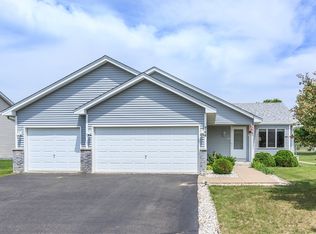 744 Pioneer Trl SE, Cambridge, MN 55008