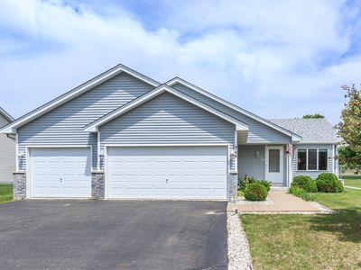 744 Pioneer Trl SE, Cambridge, MN, 55008