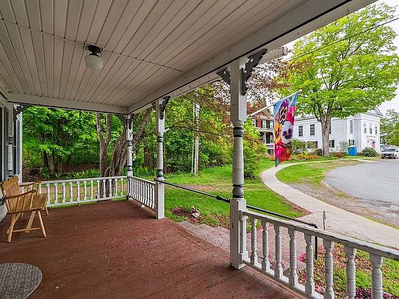 3rd image of 9 North Cmn