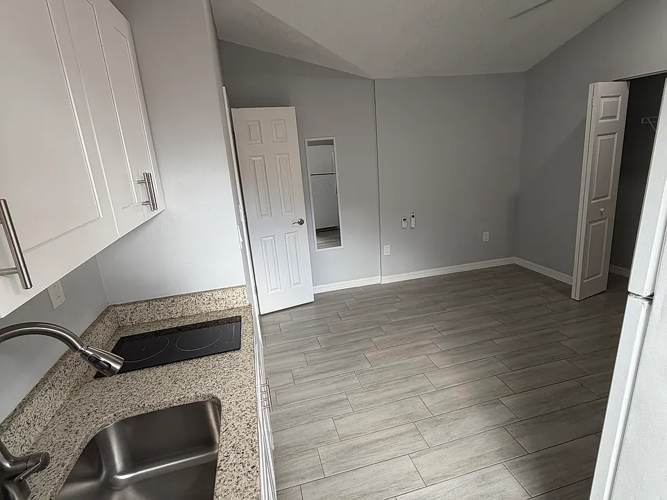 3055 Atlantis Dr