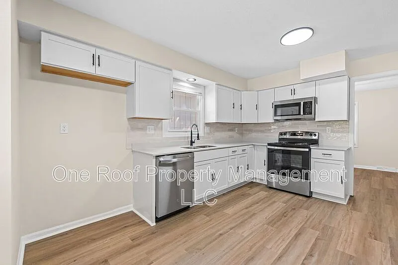 3 bed, 3.0 bath, 1173 sqft, $2,650 — Photo 3