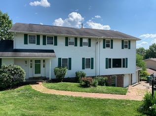 242 Ridgeway Dr, Bridgeport, WV 26330