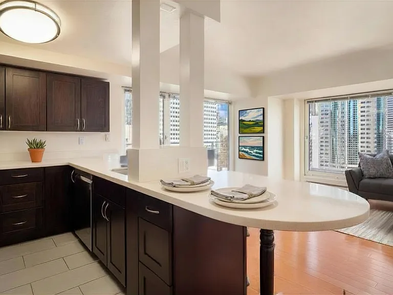 1415 2nd Ave #1807 — Photo 9