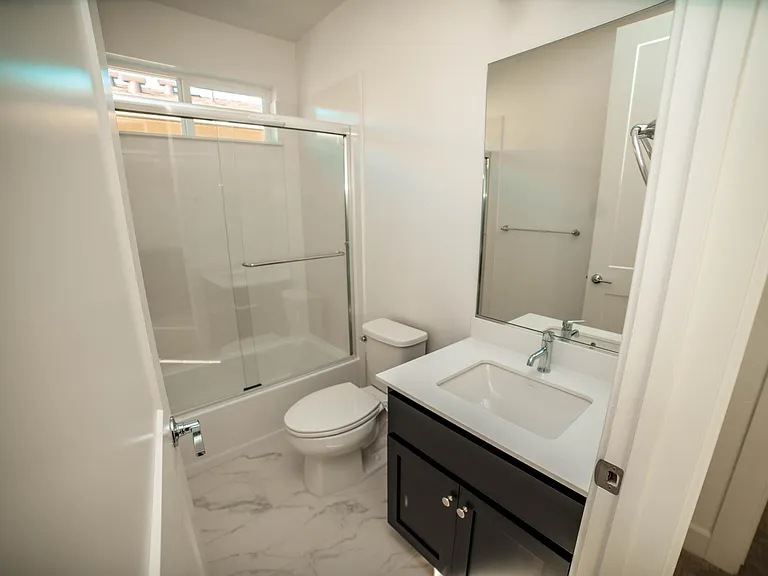 5685 Mulholland Ave — Photo 36