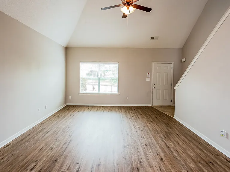 7911 Ridgedale Dr — Photo 13